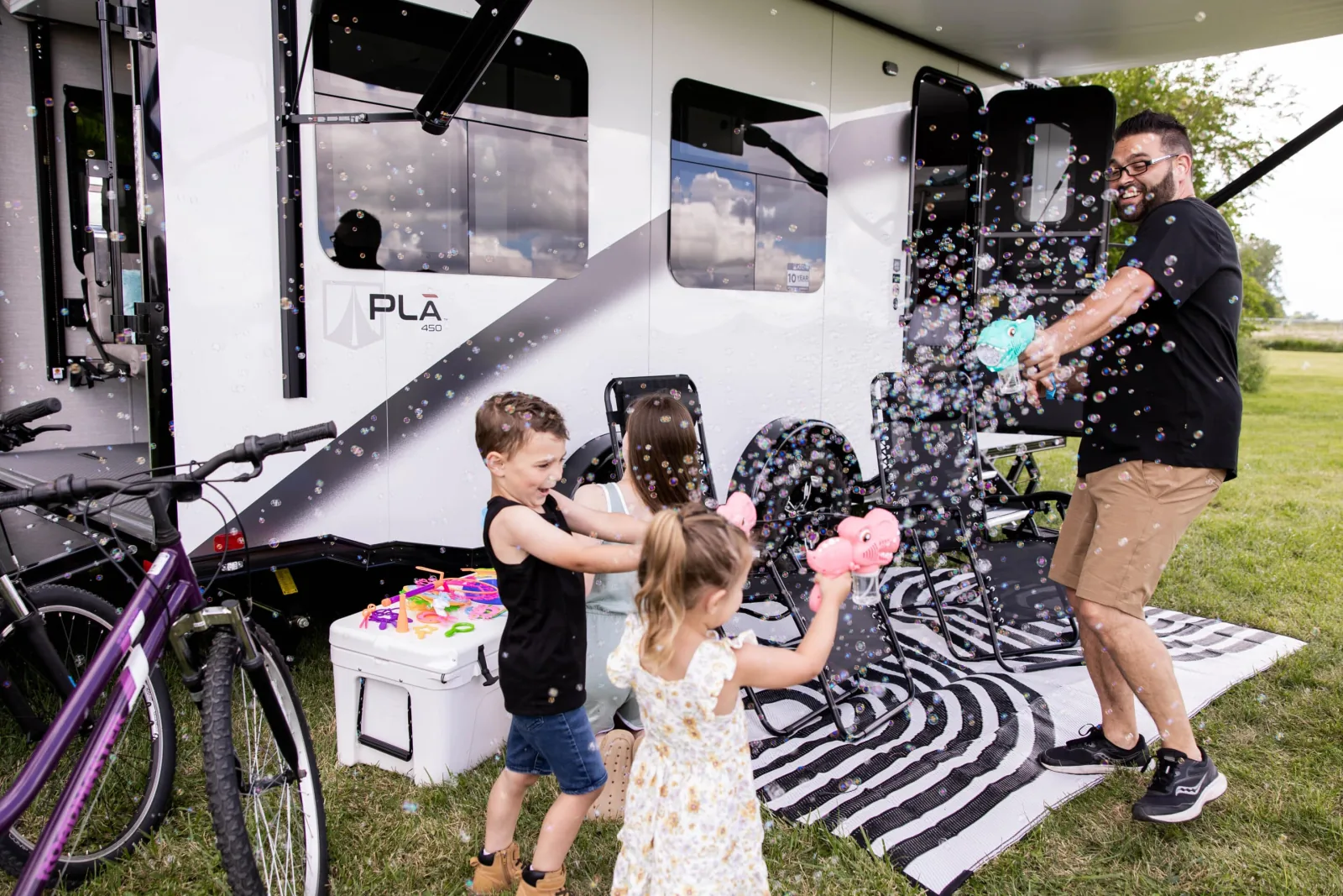 Plā 450 Mid-Size Configurable Toy Hauler — view 4