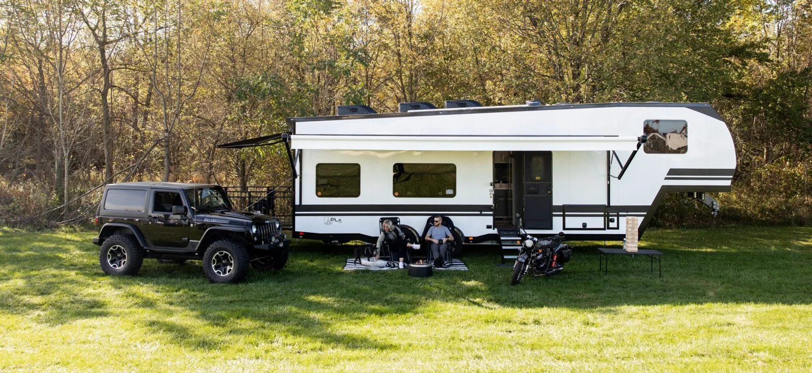 Plā 750 Fifth Wheel Toy Hauler — view 7