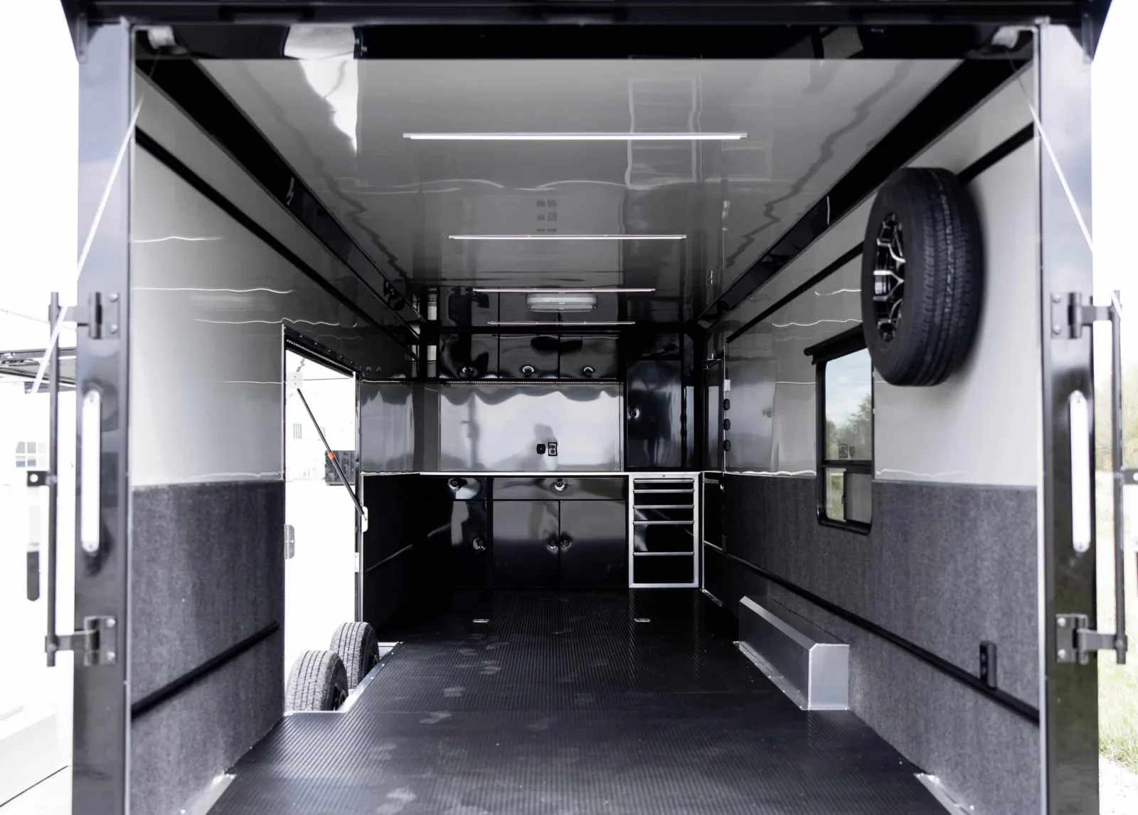 Rōm 400/450 Medium-Duty Car Hauler — view 5
