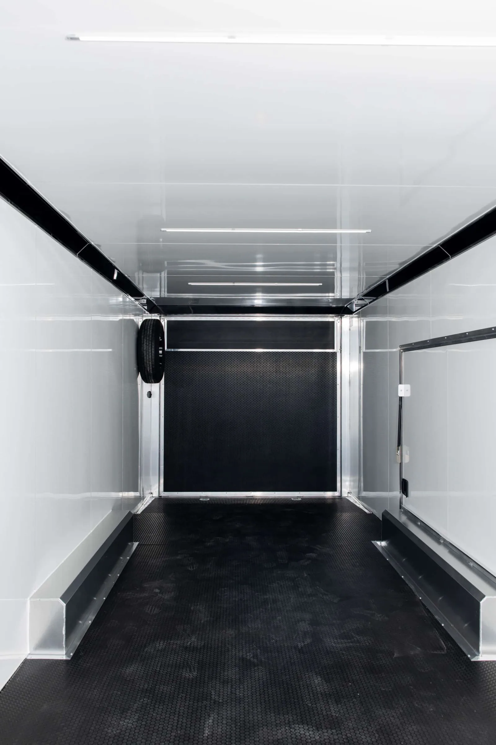 Rōm 400/450 Medium-Duty Car Hauler — view 6