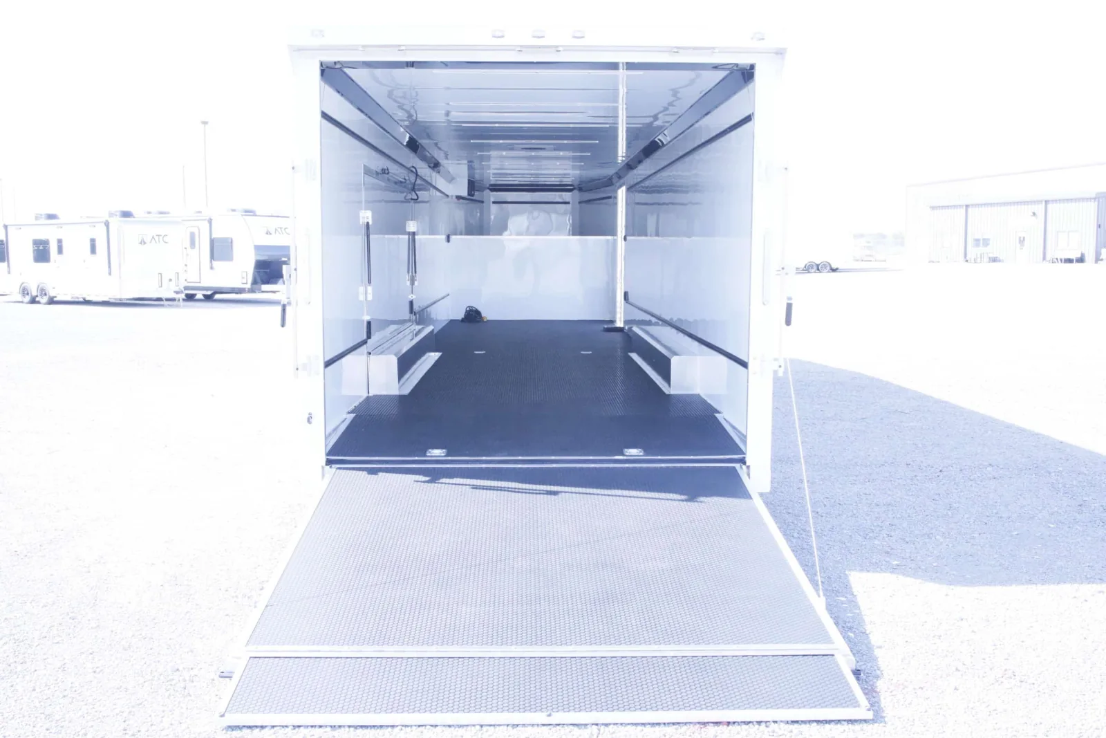 Rōm 700/750G Gooseneck Car Hauler — view 2