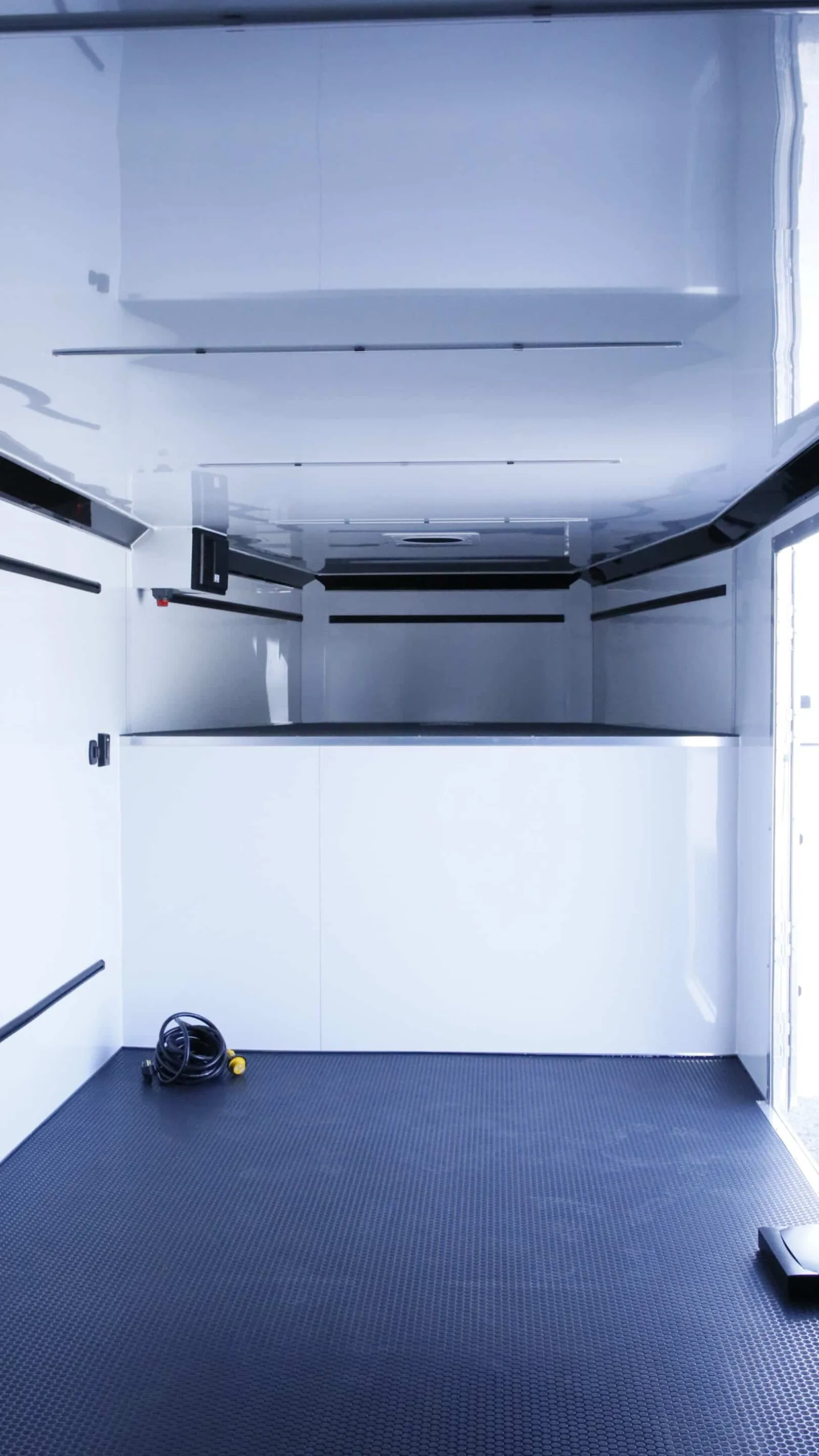 Rōm 700/750G Gooseneck Car Hauler — view 3