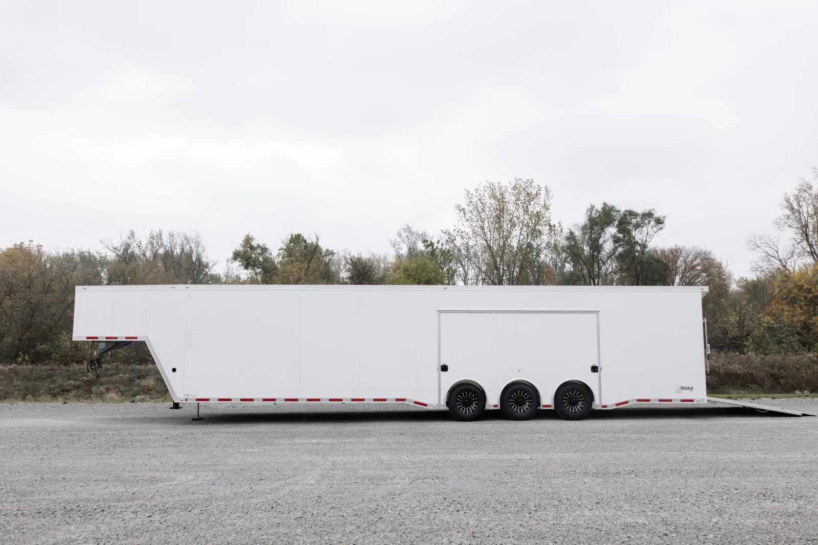 Rōm 700/750G Gooseneck Car Hauler — view 6