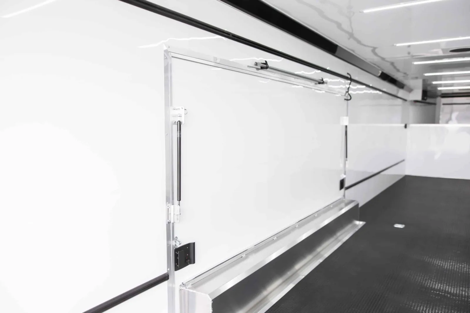Rōm 700/750G Gooseneck Car Hauler — view 8