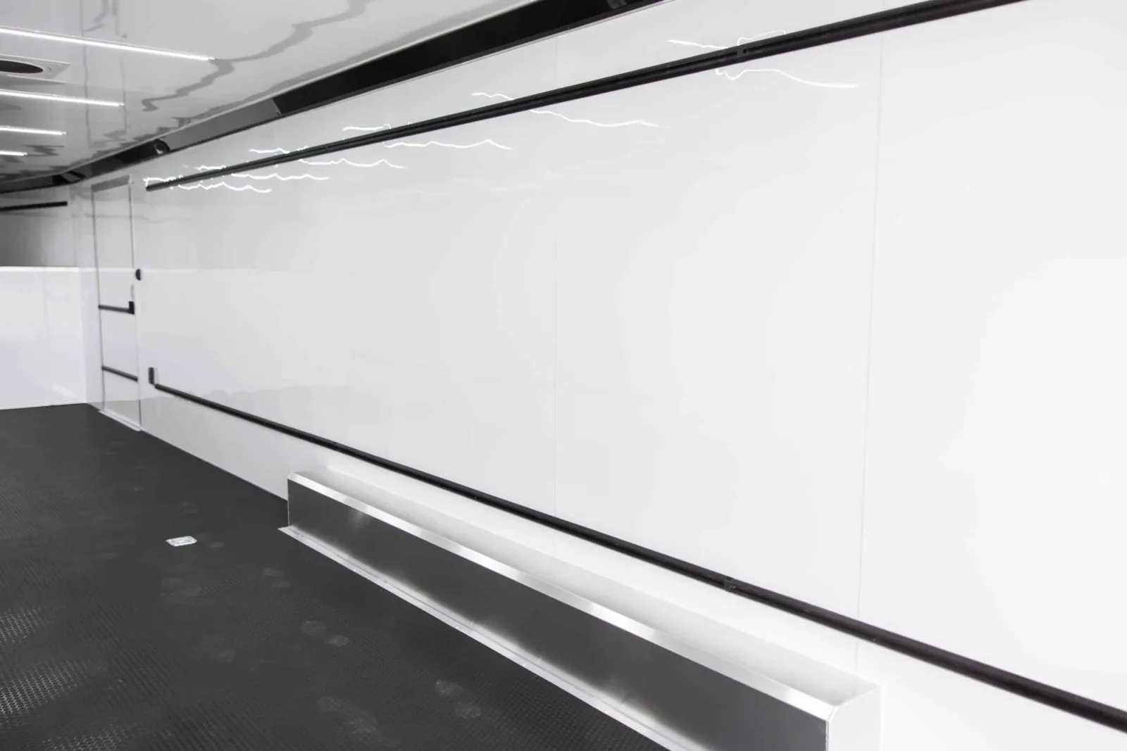 Rōm 700/750G Gooseneck Car Hauler — view 9