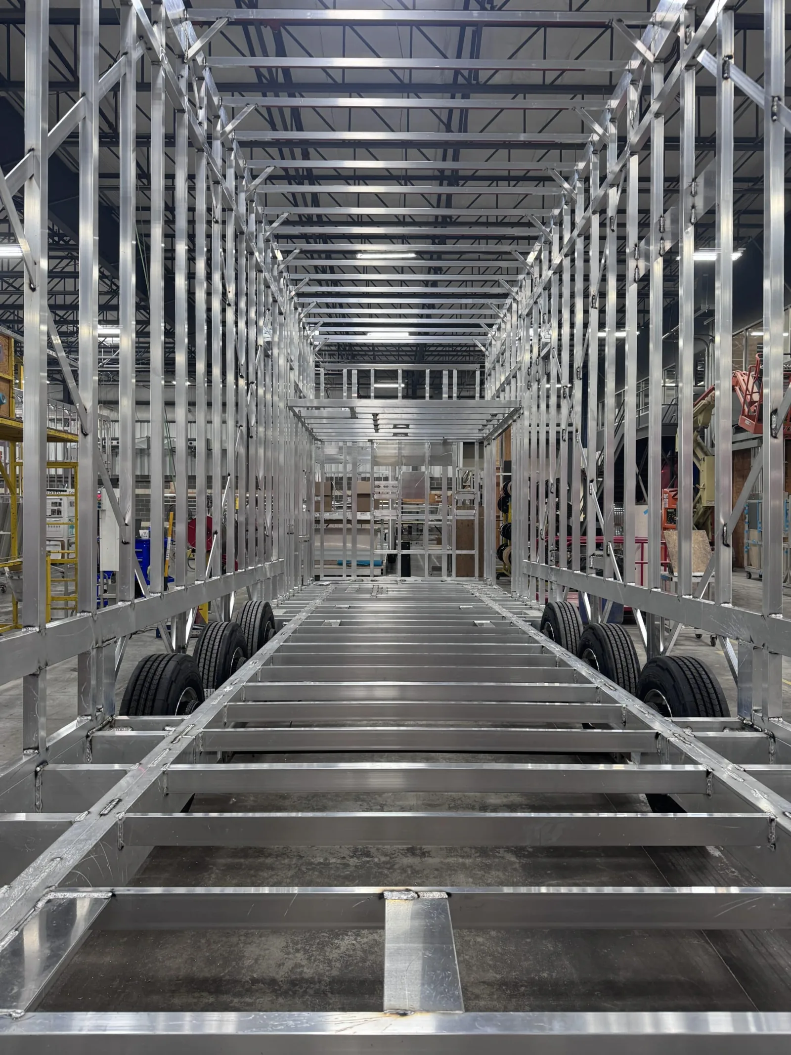 Rōm 700/750S Stacker Car Hauler — view 1