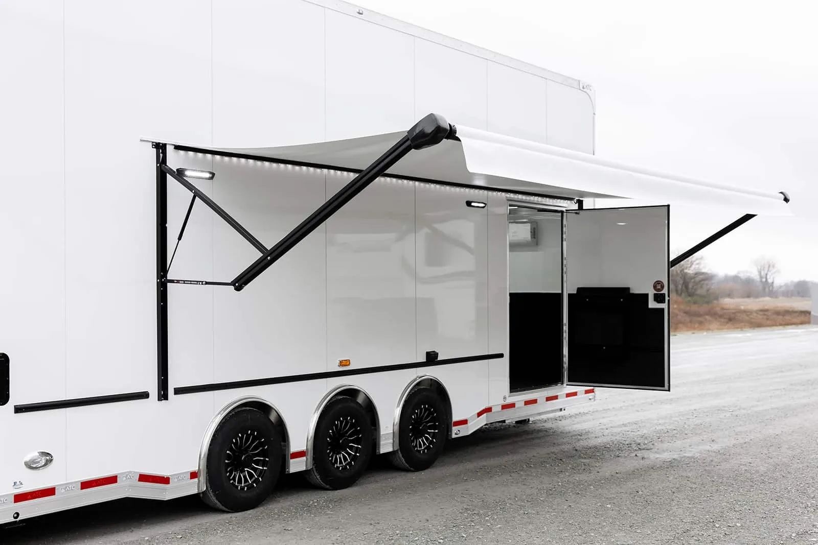 Rōm 700/750S Stacker Car Hauler — view 9